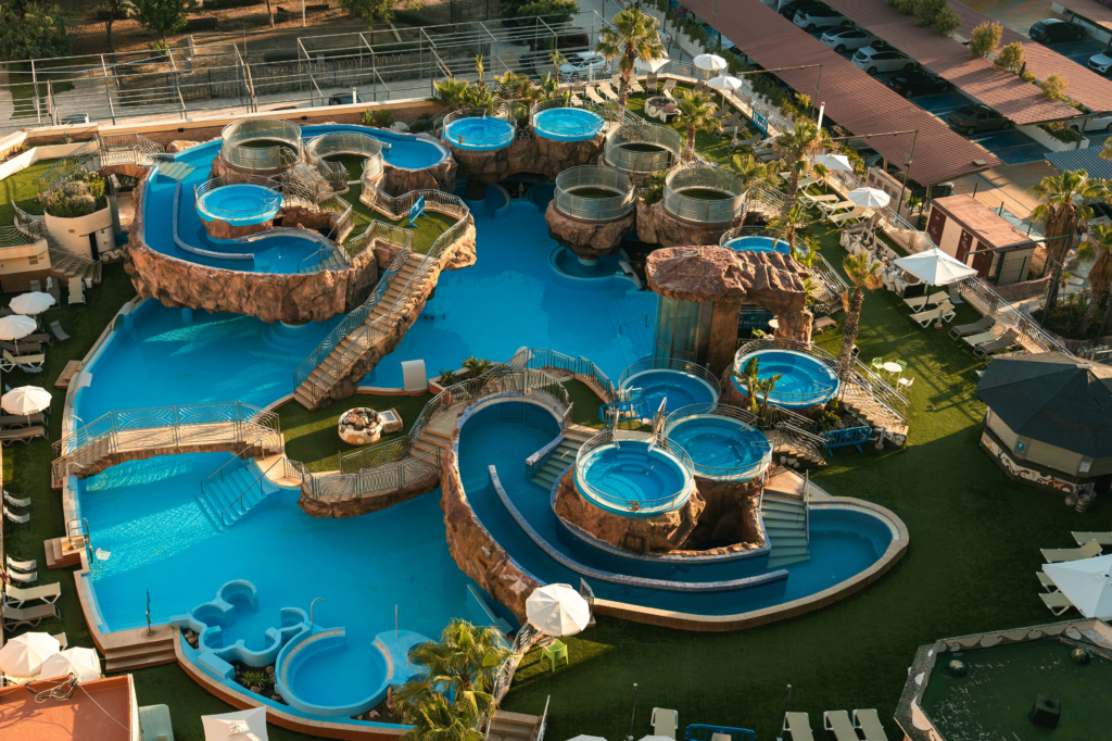 Hotel Pontiana - 5-min